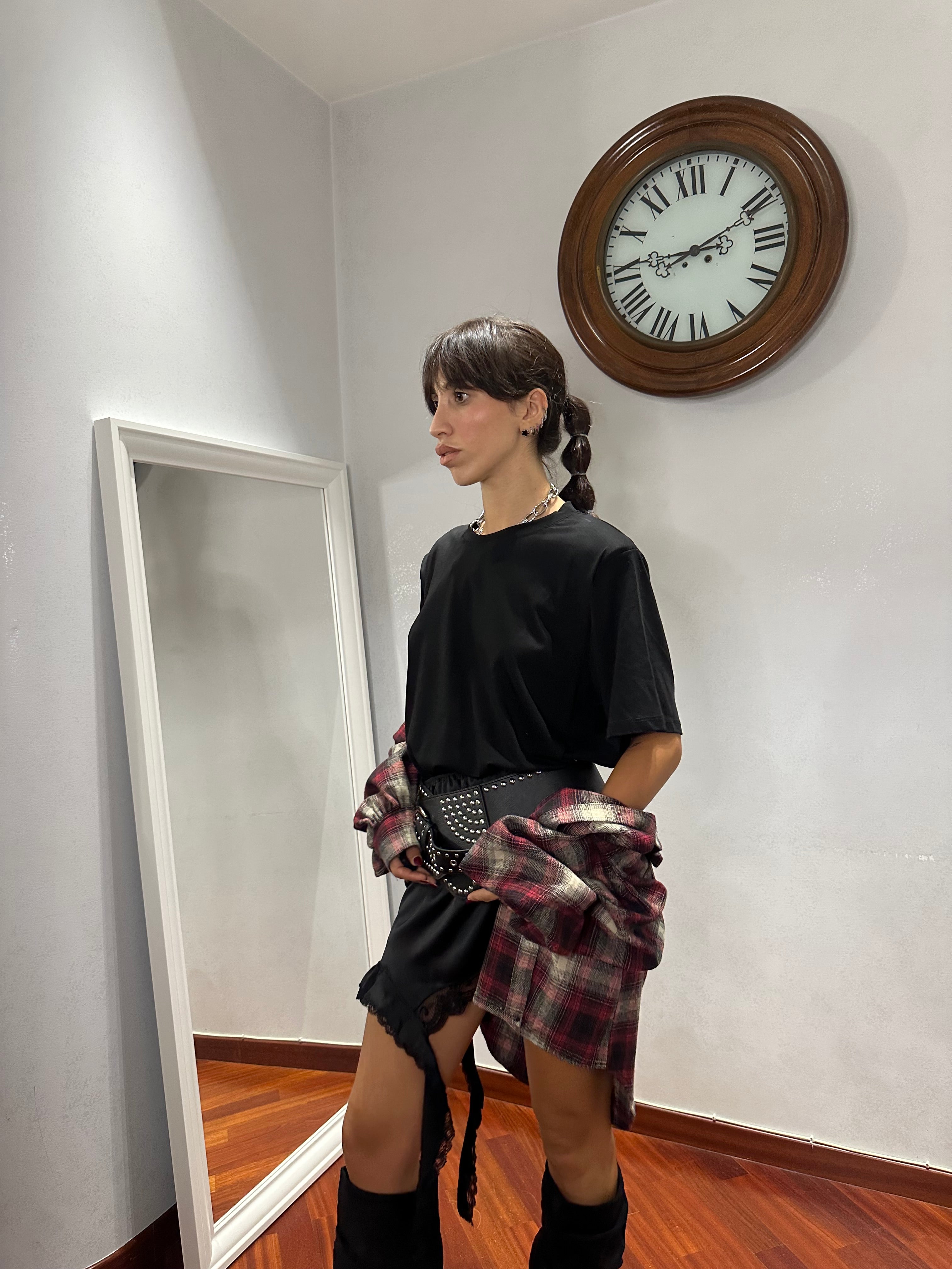 T-shirt basic spalline Nera