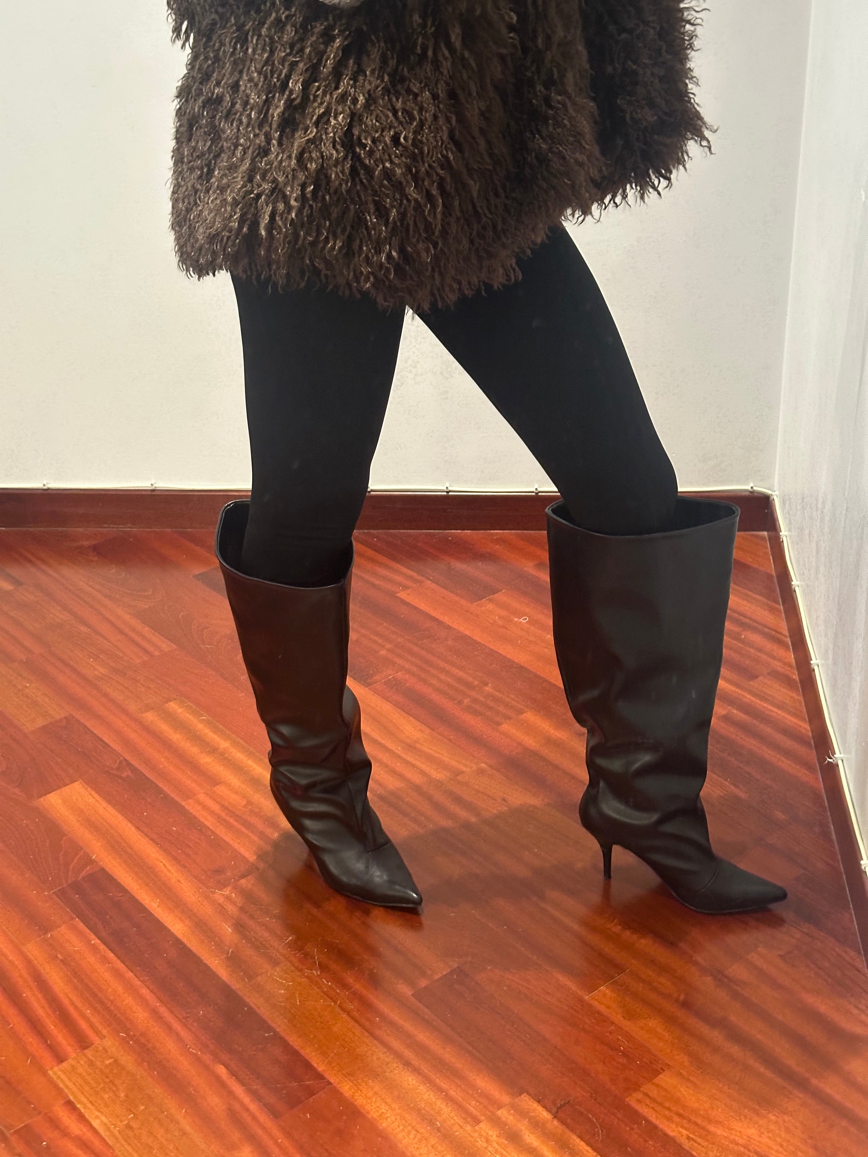 Boots Bale Mood