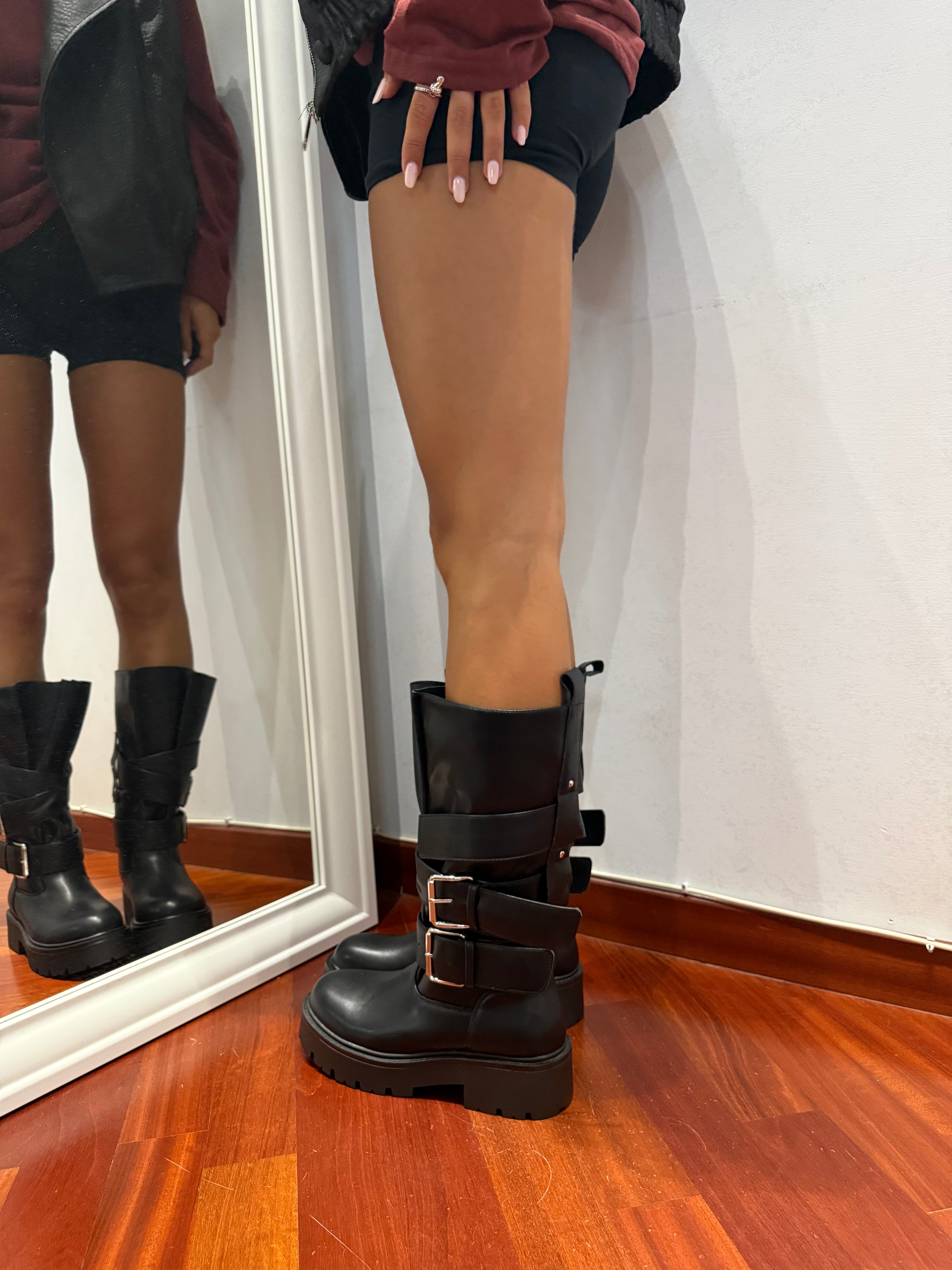 Boots Iconic