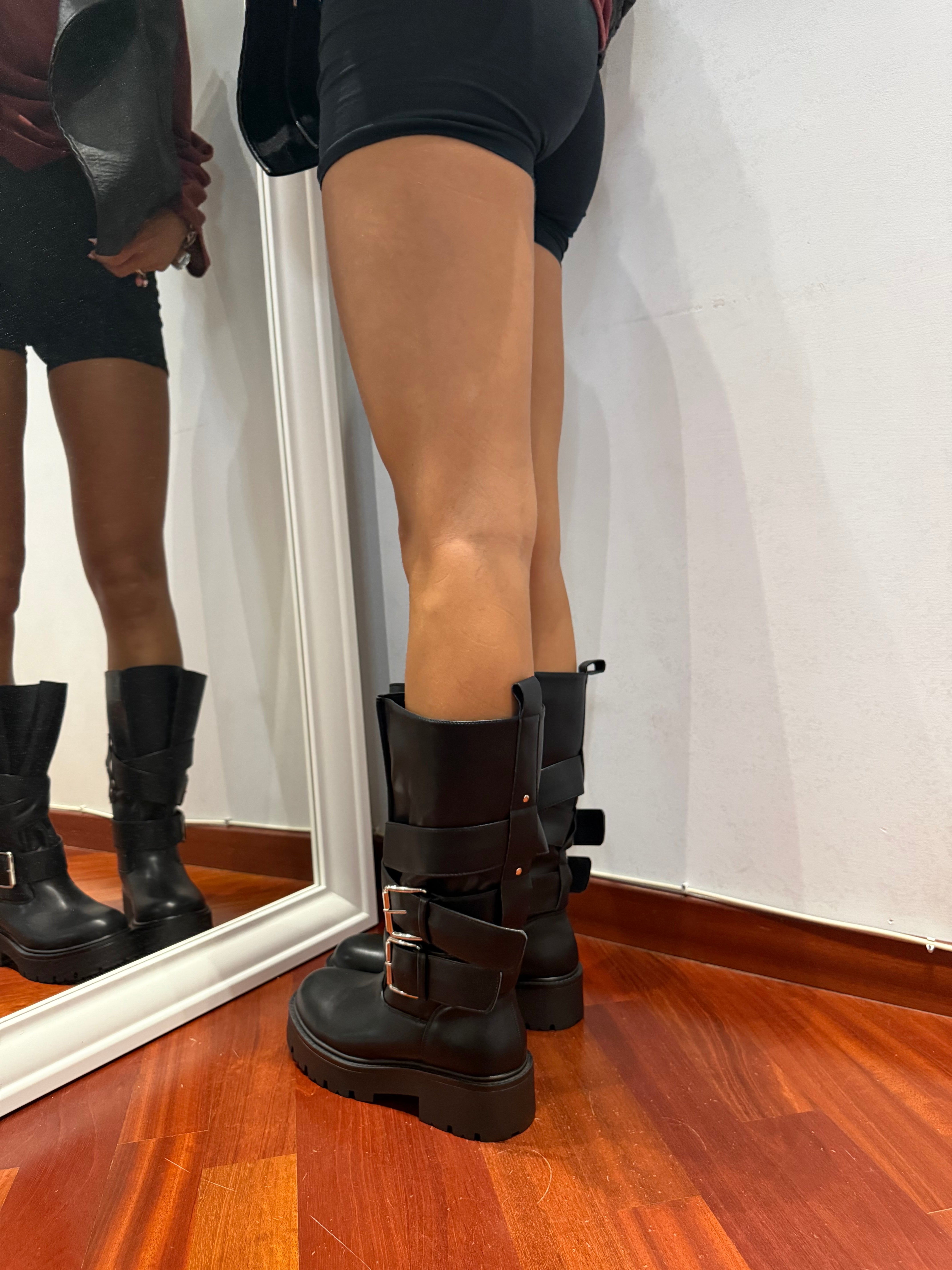 Boots Iconic